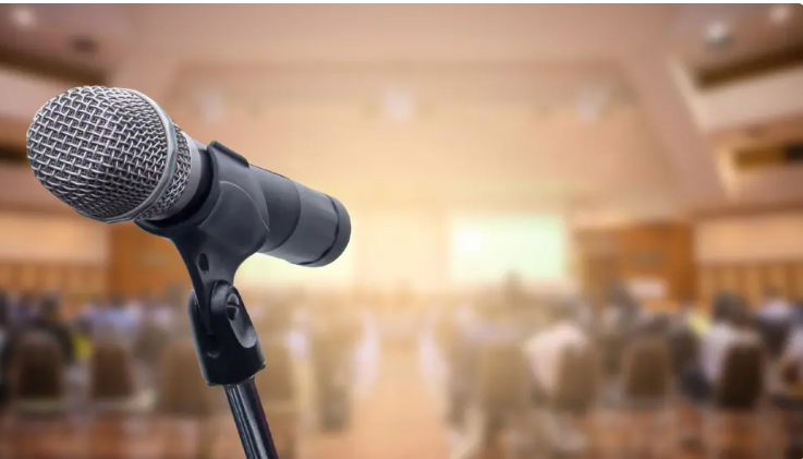 李强同主要国际经济组织负责人举行“1+10”对话会